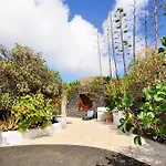 Vila La Bodega - House On Volcano With A Piano *