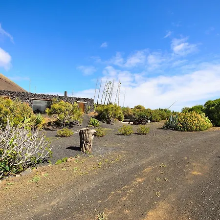 Villa La Bodega - House On Volcano With A Piano