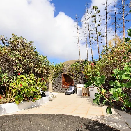 Villa La Bodega - House On Volcano With A Piano *