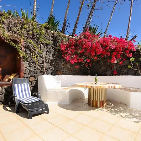 La Bodega - House On Volcano With A Piano Haría