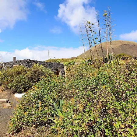 Villa La Bodega - House On Volcano With A Piano