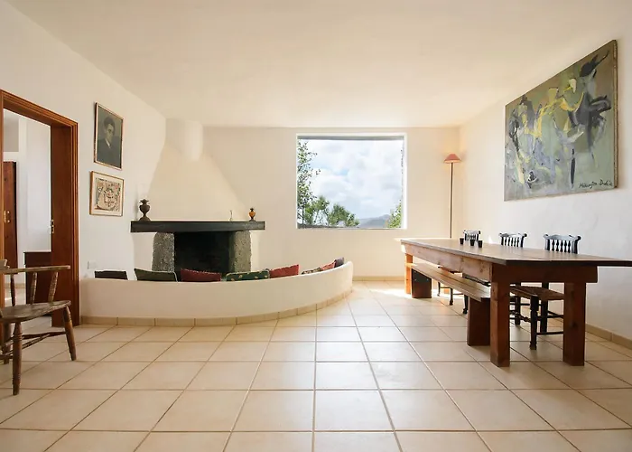 Willa La Bodega - House On Volcano With A Piano Haría